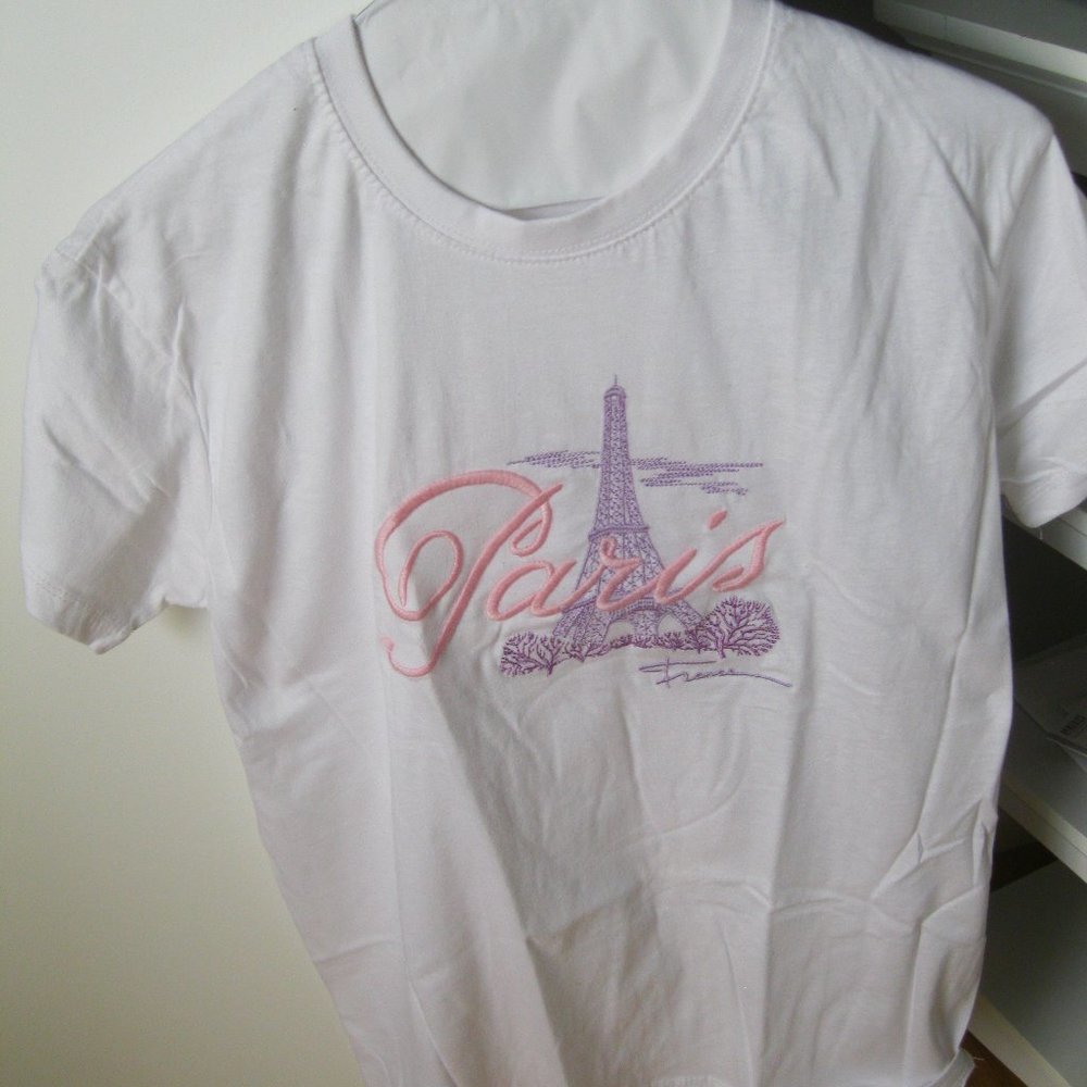 "PARIS SOUVENIR T-SHIRT FROM PARIS, FRANCE" SIZE SMALL-ALL COTTON, NEW